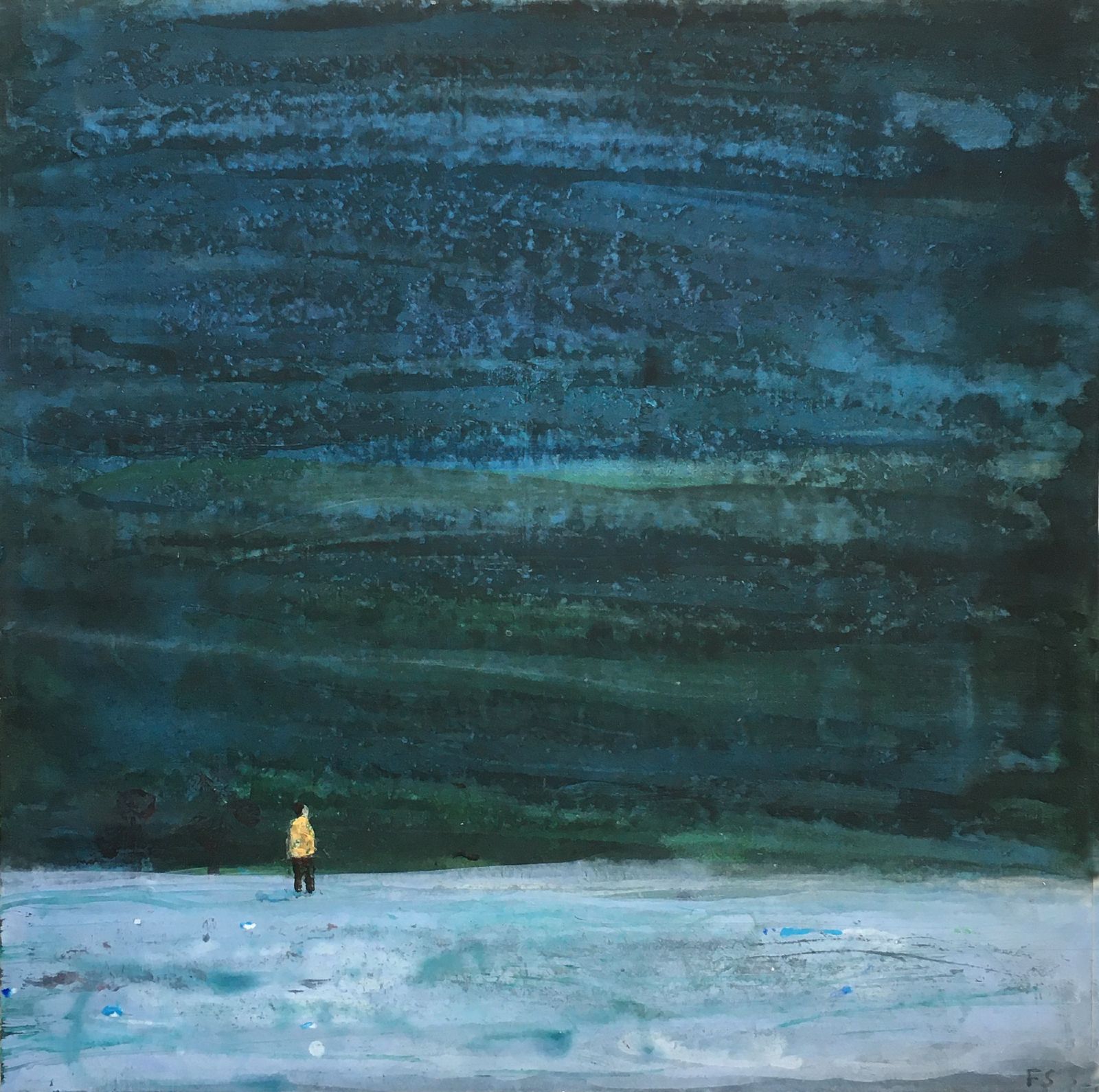 En kvadratisk målning av ett landskap. Den nedre femtedelen ser ut att bestå av ett vitblått snötäcke, den resterande övre delen en mörkblå himmel. En bit bort, till vänster i landskapet, står en person. Hen har svarta byxor och en gul jacka. 