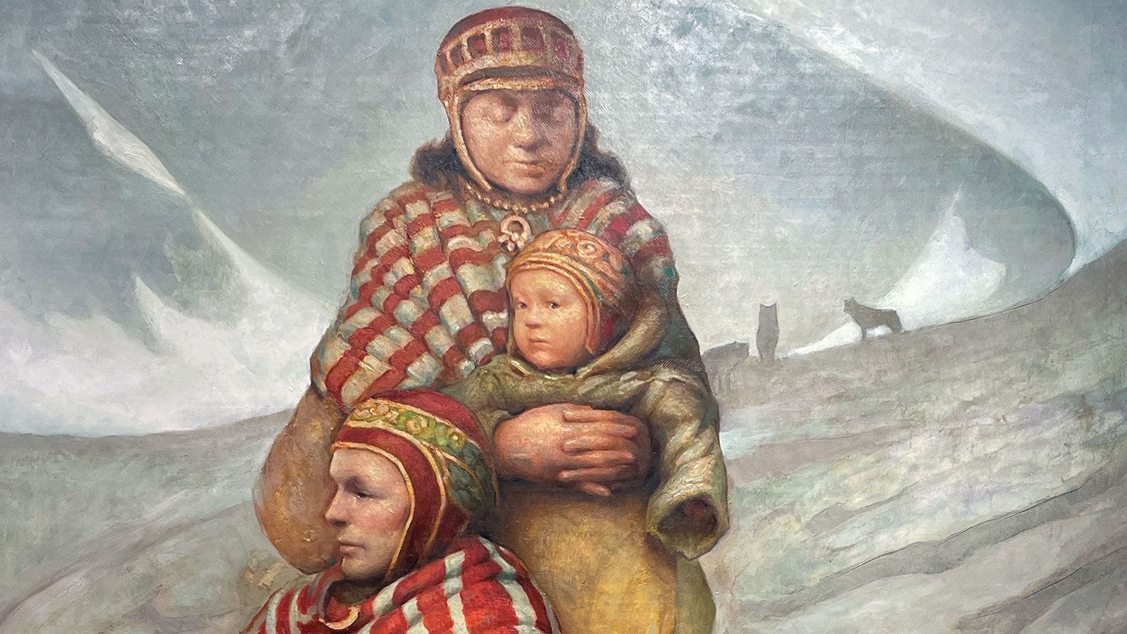 Detalj av målningen "vargdimma". En sittande man och en stående kvinna bakom, hon håller ett barn. Alla i nordsamiska dräkter.  Bakom dem en karg, vintrig, grådisig fjällvärld, långt bort skymtar några vargars siluetter. 