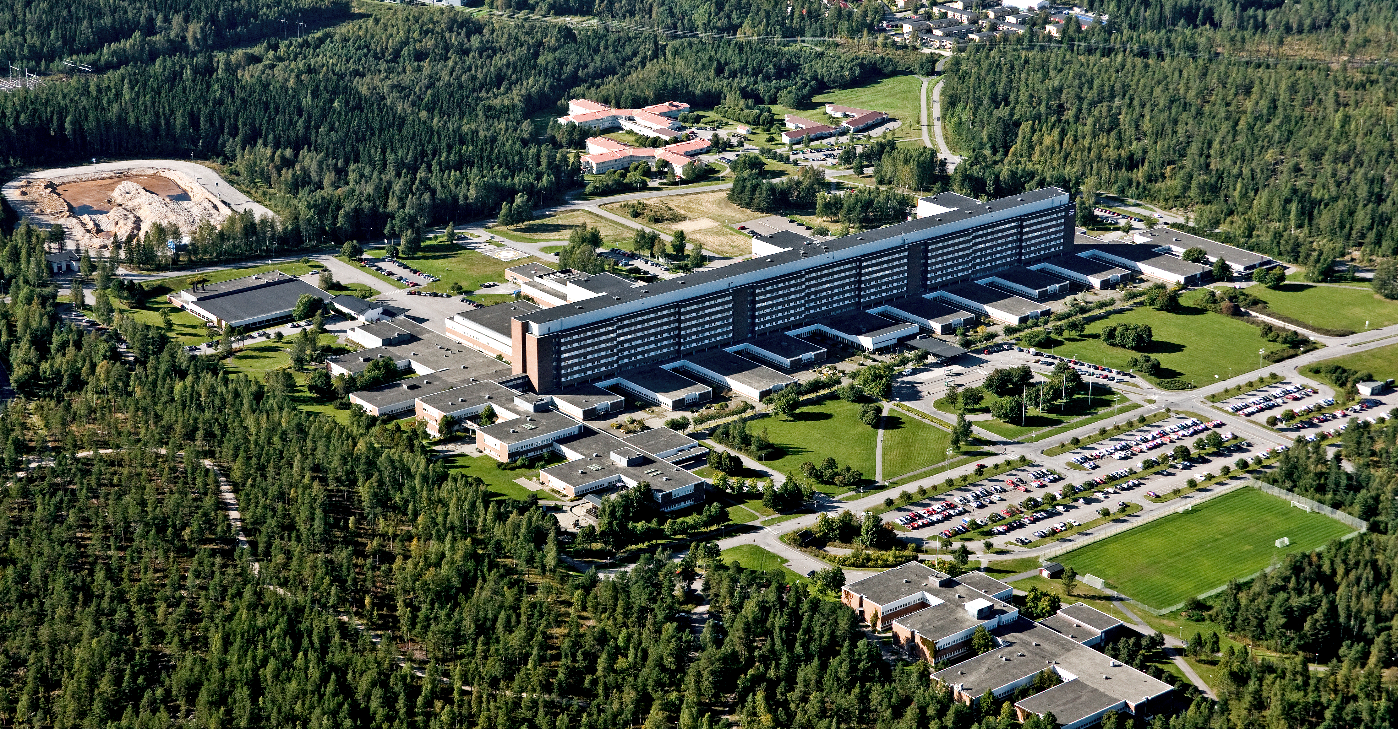 Flygfoto över sjukhusbyggnaderna i Sundsvall
